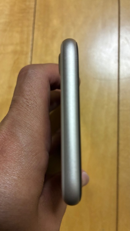 iPhone iPhone SE (第 3 世代) 128GB docomo（スマホ）の商品画像 - 査定依頼日：2026年8月17日 - 最高査定価格：7,000円