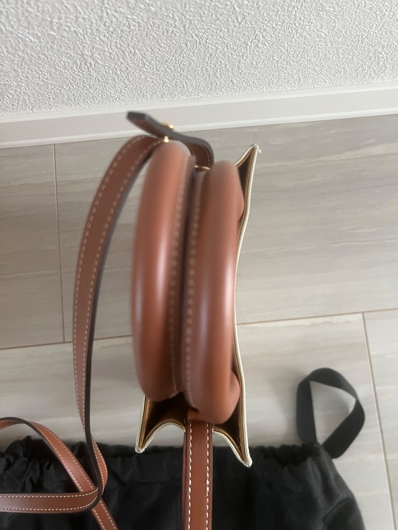 セリーヌバーティカルカバ（ブランドバッグ）の商品画像 - 査定依頼日：2025年12月25日 - 最高査定価格：85,000円