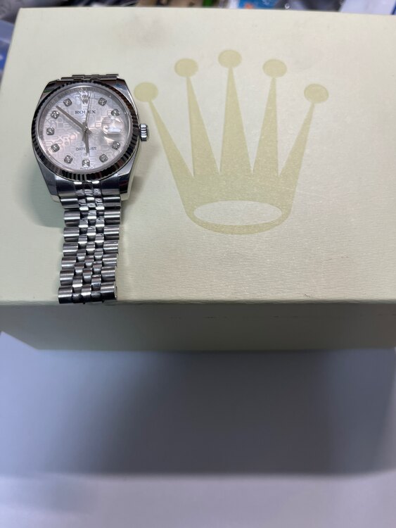 ロレックス デイトジャスト 116234JシルバーV52991（高級時計）の商品画像 - 査定依頼日：2025年1月11日 - 最高査定価格：1,200,000円