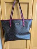 バック（ブランドバッグ）の商品画像 - 査定依頼日：2024年11月24日 - 最高査定価格：10,000円