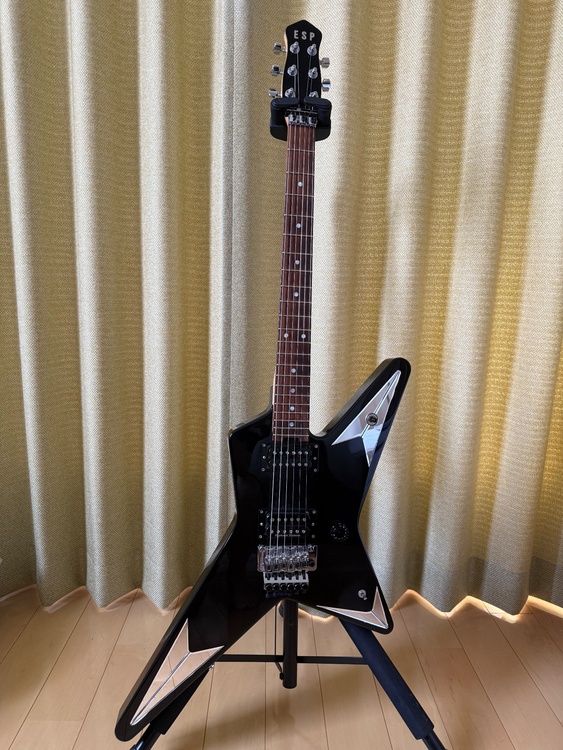 RANDOM STAR -THE BLACK STAR-（ピアノ・楽器・PA機材）の商品画像 - 査定依頼日：2026年7月26日 - 最高査定価格：280,000円