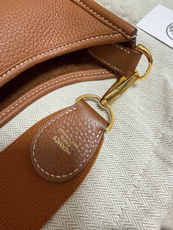 エルメス エブリン （ブランドバッグ）の商品画像 - 査定依頼日：2026年4月1日 - 最高査定価格：420,000円