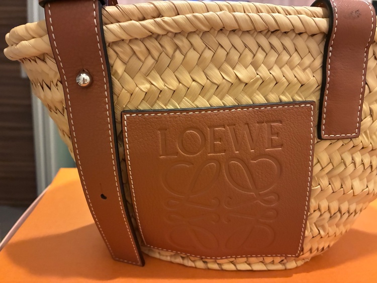ロエベ　カゴバック（ブランドバッグ）の商品画像 - 査定依頼日：2026年10月13日 - 最高査定価格：20,000円