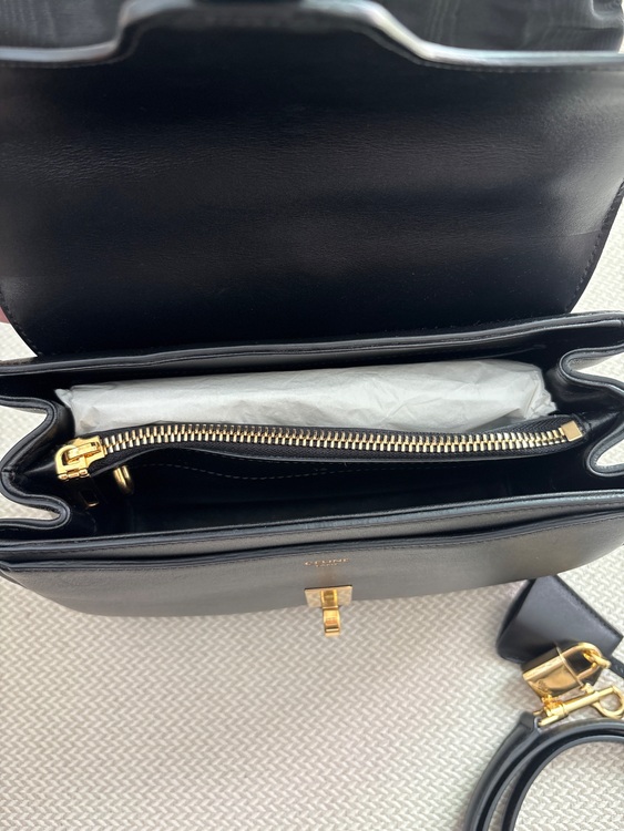 セリーヌ  （ブランドバッグ）の商品画像 - 査定依頼日：2025年6月5日 - 最高査定価格：250,000円