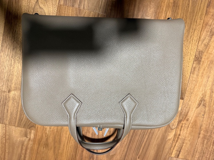 エルメス ヴィクトリア （ブランドバッグ）の商品画像 - 査定依頼日：2025年9月10日 - 最高査定価格：480,000円