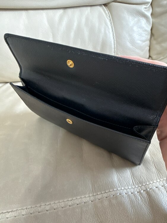 わかりません（ブランド財布・小物）の商品画像 - 査定依頼日：2025年4月12日 - 最高査定価格：3,000円