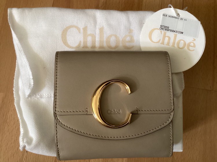 お財布（ブランド財布・小物）の商品画像 - 査定依頼日：2025年6月17日 - 最高査定価格：3,500円