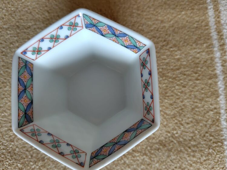有田焼　龍峰窯　京紫　六角　小鉢　色絵七宝小付　五客揃（食器）の商品画像 - 査定依頼日：2025年8月21日 - 最高査定価格：500円