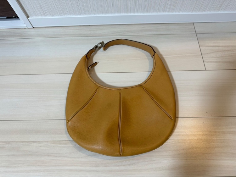 フェラガモ  （ブランドバッグ）の商品画像 - 査定依頼日：2025年11月11日 - 最高査定価格：6,000円