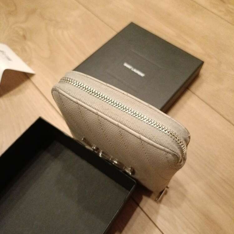 582112 BOWA2 1723（ブランド財布・小物）の商品画像 - 査定依頼日：2025年5月22日 - 最高査定価格：26,000円