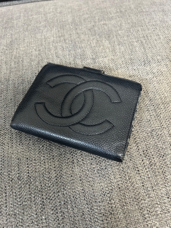 CHANEL 財布　折りたたみ（ブランド財布・小物）の商品画像 - 査定依頼日：2026年9月8日 - 最高査定価格：22,000円