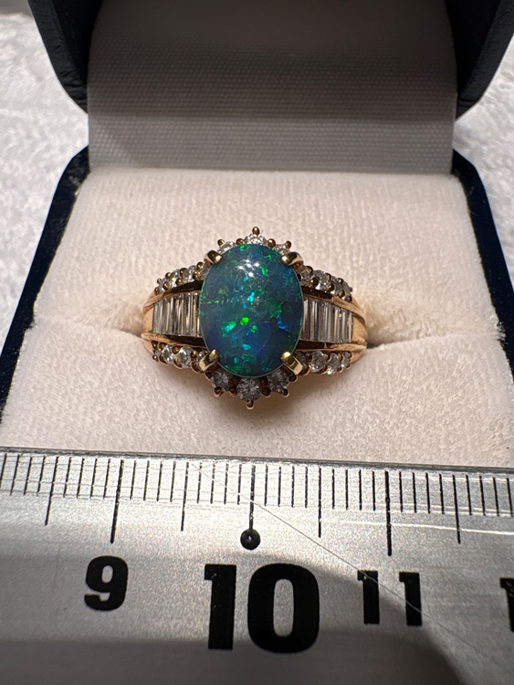 ブラックオパール（宝石）の商品画像 - 査定依頼日：2025年6月30日 - 最高査定価格：130,000円