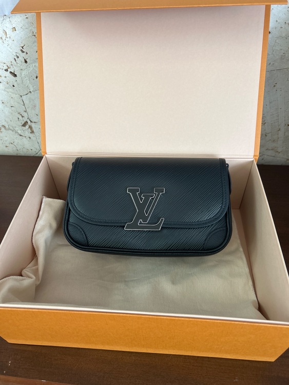 ビュシNM エピ ノワール  M59386（ブランドバッグ）の商品画像 - 査定依頼日：2025年8月22日 - 最高査定価格：200,000円