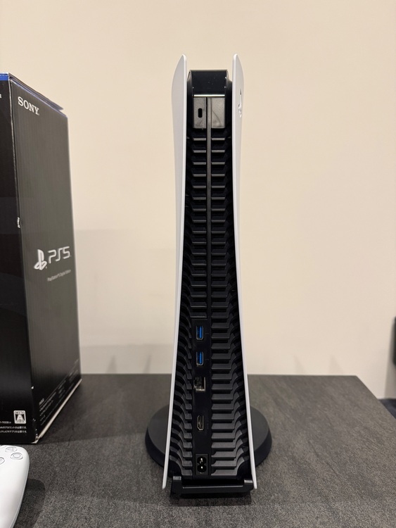 PlayStation5・CFI-1000B01（ゲーム機本体・ゲームソフト）の商品画像 - 査定依頼日：2025年10月27日 - 最高査定価格：35,000円