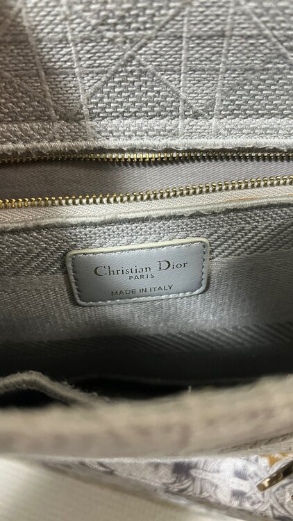 レディディオール（ブランドバッグ）の商品画像 - 査定依頼日：2025年2月16日 - 最高査定価格：170,000円