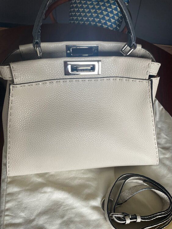 フェンディ  （ブランドバッグ）の商品画像 - 査定依頼日：2024年12月20日 - 最高査定価格：320,000円