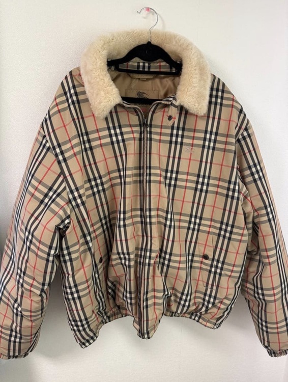 Supreme Burberry  Shearling Collar Down （古着・ファッション）の商品画像 - 査定依頼日：2026年1月25日 - 最高査定価格：150,000円