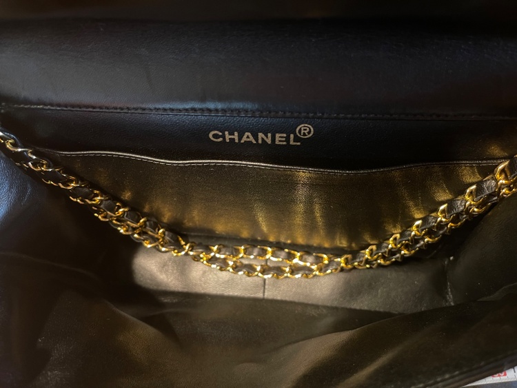 CHANELマトラッセダブルフラップラムスキン（ブランドバッグ）の商品画像 - 査定依頼日：2026年4月28日 - 最高査定価格：420,000円