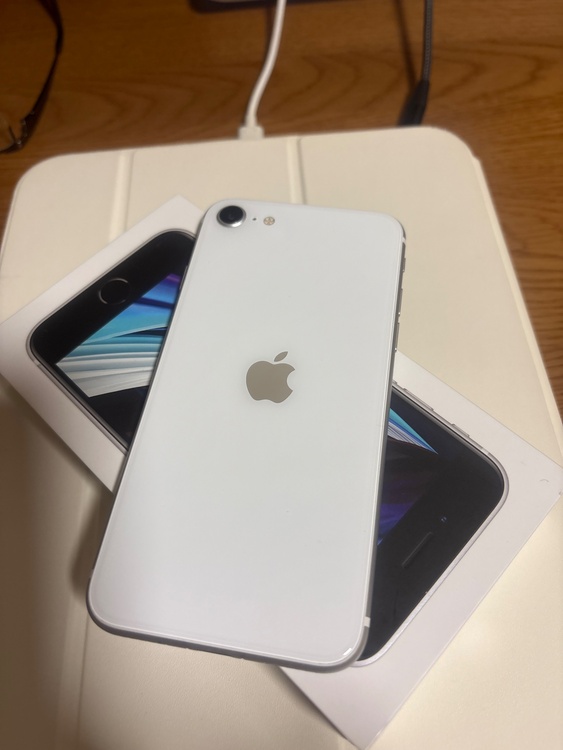 iPhone SE (第 2 世代) 128GB SIMフリー（スマホ）の商品画像 - 査定依頼日：2026年4月17日 - 最高査定価格：15,000円