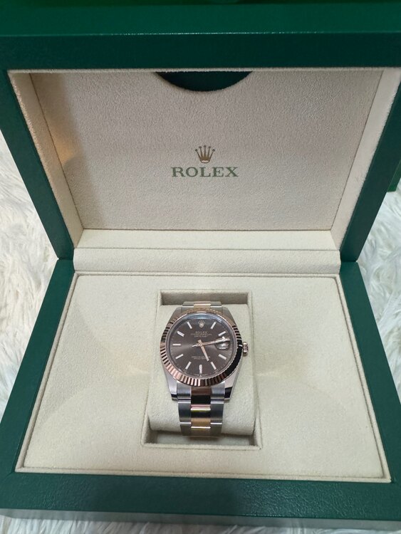 ロレックス デイトジャスト 12633（高級時計）の商品画像 - 査定依頼日：2025年2月16日 - 最高査定価格：2,350,000円