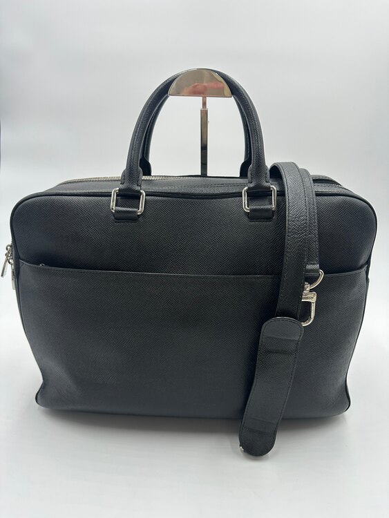  オーバーナイト ノワール タイガ シルバー金具 （ブランドバッグ）の商品画像 - 査定依頼日：2025年5月22日 - 最高査定価格：40,000円