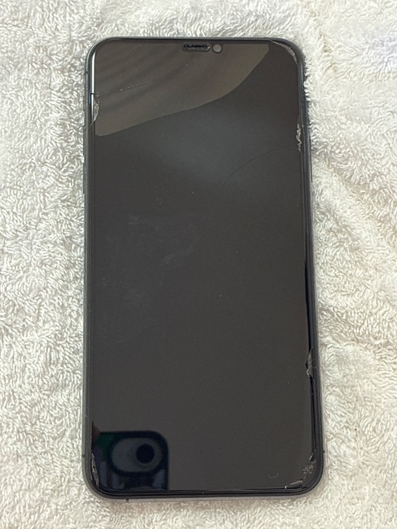 ipone11プロマックス（スマホ）の商品画像 - 査定依頼日：2026年7月26日 - 最高査定価格：13,000円