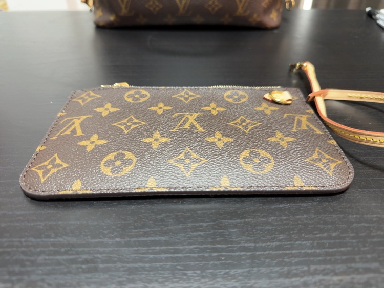 ルイ・ヴィトン ネヴァーフル PM モノグラム（ブランドバッグ）の商品画像 - 査定依頼日：2025年9月13日 - 最高査定価格：230,000円