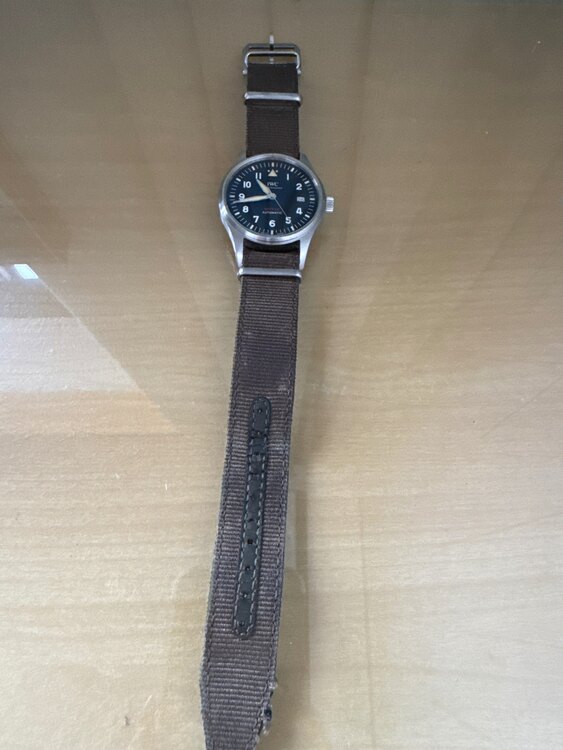 IWC パイロットウォッチ IW326801（高級時計）の商品画像 - 査定依頼日：2025年4月28日 - 最高査定価格：500,000円