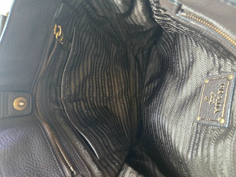 プラダ  （ブランドバッグ）の商品画像 - 査定依頼日：2025年10月24日 - 最高査定価格：30,000円