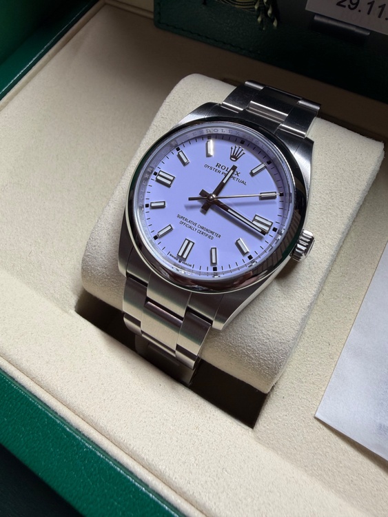 ROLEX オイスターパーペチュアル 36mm ラベンダー （高級時計）の商品画像 - 査定依頼日：2026年4月23日 - 最高査定価格：1,700,000円