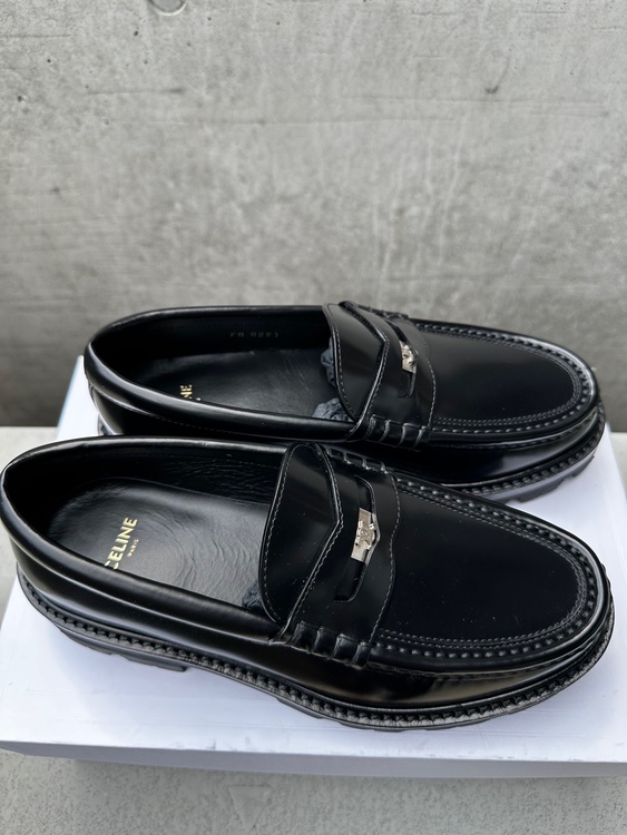 セリーヌ（古着・ファッション）の商品画像 - 査定依頼日：2026年8月4日 - 最高査定価格：35,000円
