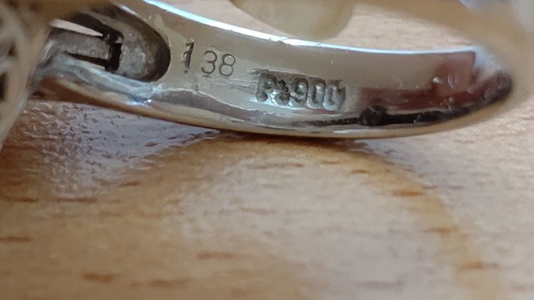 ルビーリング pt900（宝石）の商品画像 - 査定依頼日：2022年7月29日 - 最高査定価格：30,000円