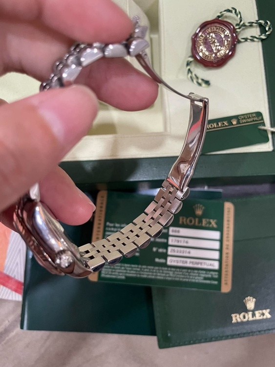 ROLEX ロレックス デイトジャスト Black COM 10P 26mm 腕時計 179174G レディース K18ホワイトゴールド ステンレススチール シルバー（高級時計）の商品画像 - 査定依頼日：2026年10月12日 - 最高査定価格：1,220,000円