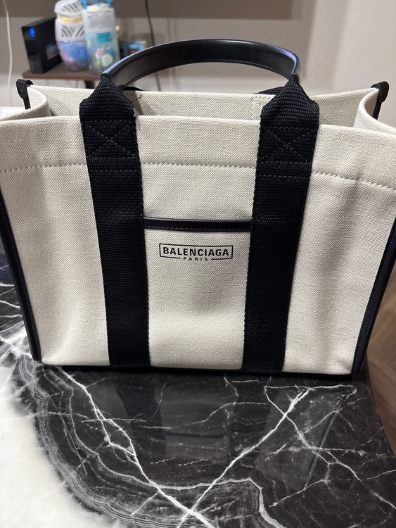 バレンシアガ  （ブランドバッグ）の商品画像 - 査定依頼日：2025年11月4日 - 最高査定価格：70,000円