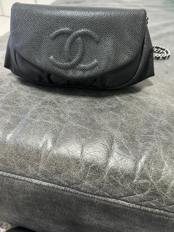 シャネル ハーフムーン チェーンウォレ（ブランドバッグ）の商品画像 - 査定依頼日：2025年5月5日 - 最高査定価格：250,000円