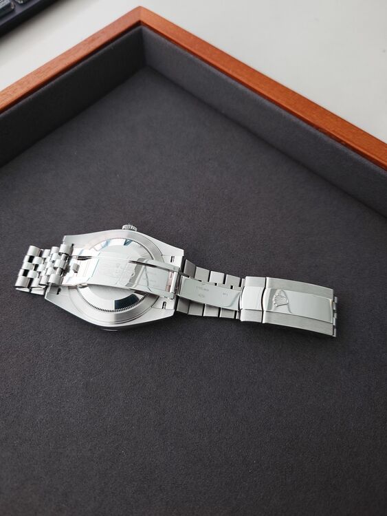 ロレックス デイトジャスト 126300（高級時計）の商品画像 - 査定依頼日：2025年7月28日 - 最高査定価格：1,500,000円