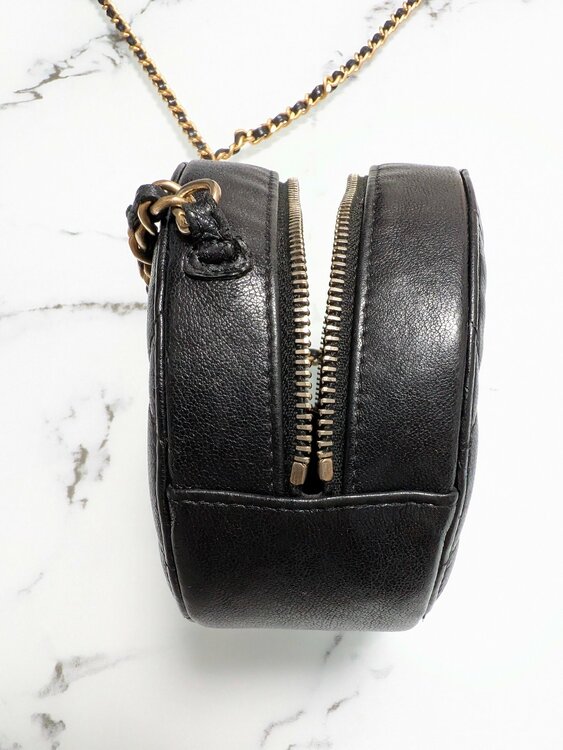 CHANEL マトラッセ ラウンド チェーンショルダー ミニ バッグ レザー ゴールド金具（ブランドバッグ）の商品画像 - 査定依頼日：2026年8月31日 - 最高査定価格：100,000円