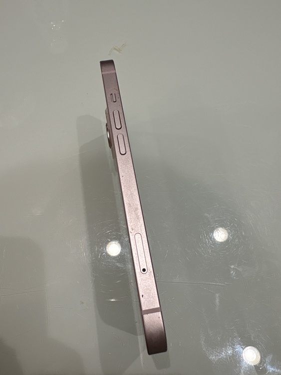 iPhone13（スマホ）の商品画像 - 査定依頼日：2026年5月12日 - 最高査定価格：28,000円