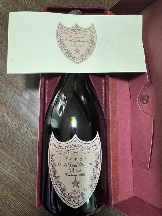 シャンパン ドン・ペリニヨン （お酒）の商品画像 - 査定依頼日：2025年9月26日 - 最高査定価格：46,000円