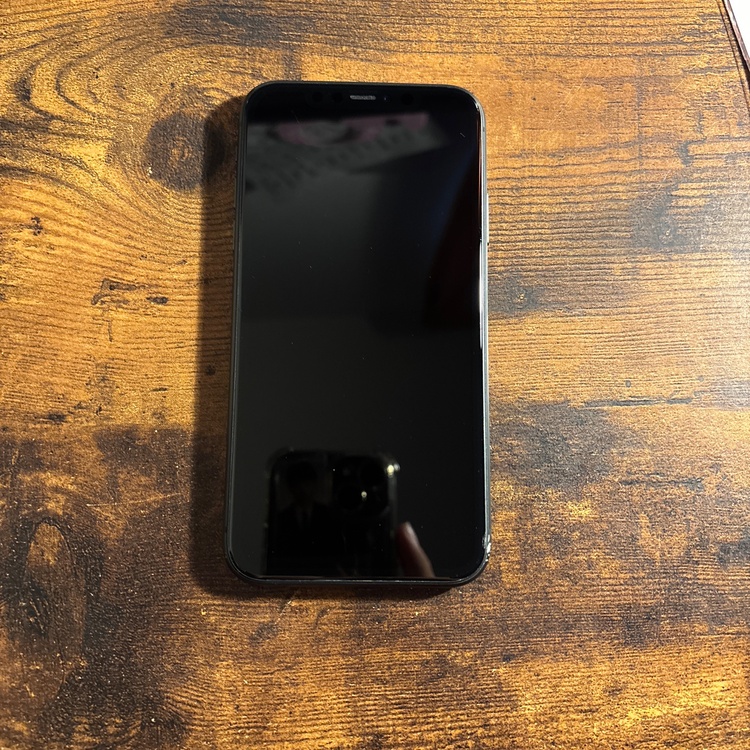 iPhone iPhone11 64GB au（スマホ）の商品画像 - 査定依頼日：2026年5月26日 - 最高査定価格：15,000円