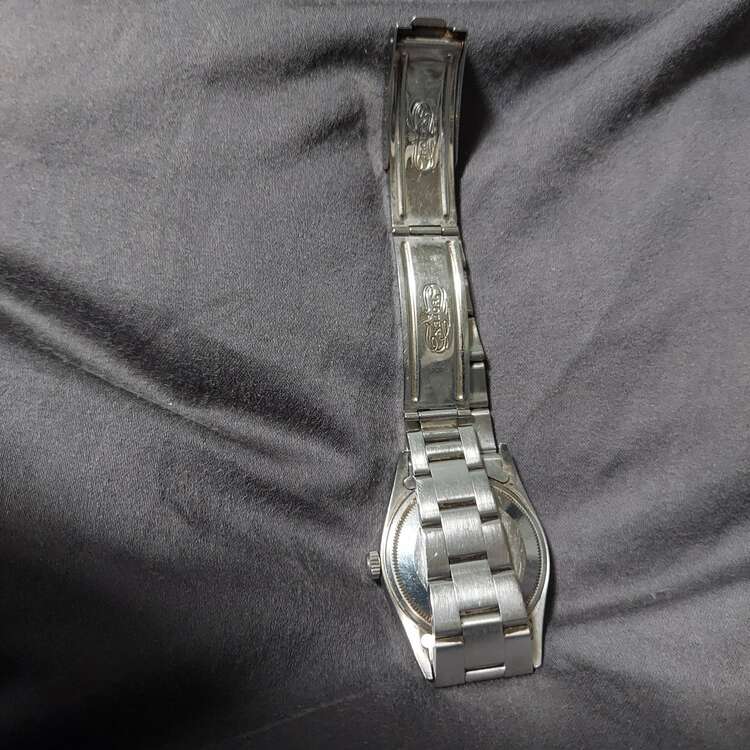 ロレックス パーペチュアルデイト ロレックス オイスター パーペチュアル デイト 15200（高級時計）の商品画像 - 査定依頼日：2025年4月13日 - 最高査定価格：570,000円