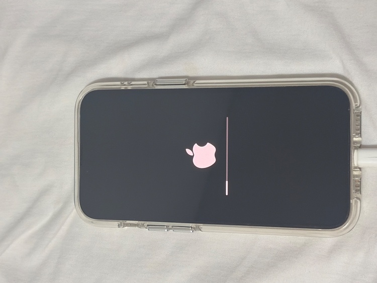 iPhone iPhone 13 128GB au（スマホ）の商品画像 - 査定依頼日：2026年9月16日 - 最高査定価格：31,000円
