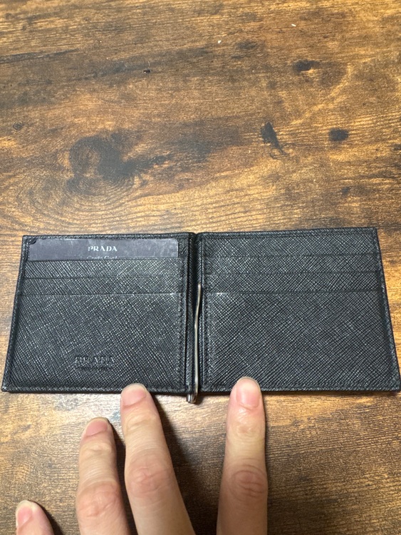 プラダ  （ブランドバッグ）の商品画像 - 査定依頼日：2025年6月5日 - 最高査定価格：1,000円