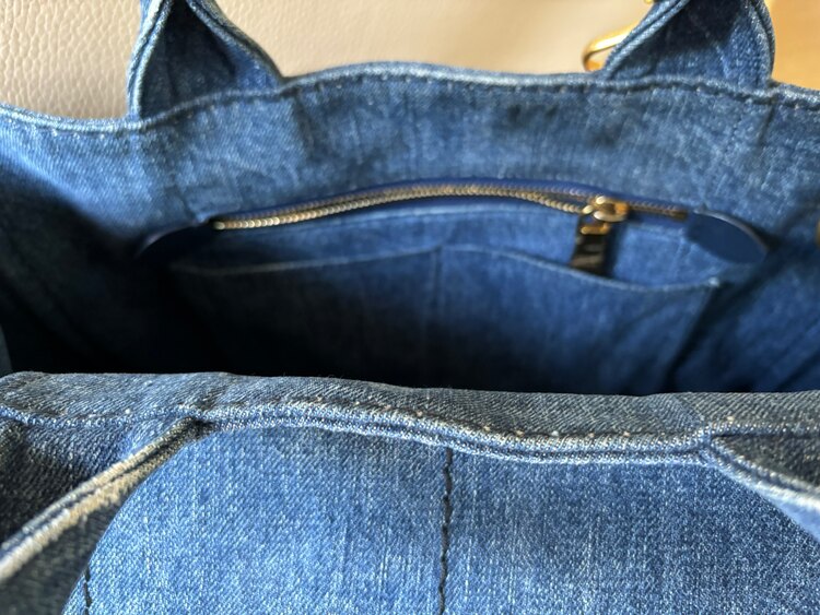 プラダ  （ブランドバッグ）の商品画像 - 査定依頼日：2025年2月22日 - 最高査定価格：60,000円