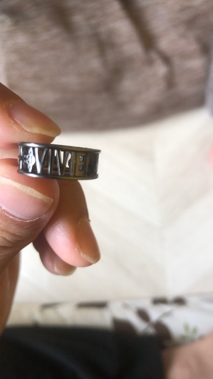 ヴィヴィアンウエストウッドピアス　ガンメタリック（金・貴金属）の商品画像 - 査定依頼日：2023年9月25日 - 最高査定価格：1,000円