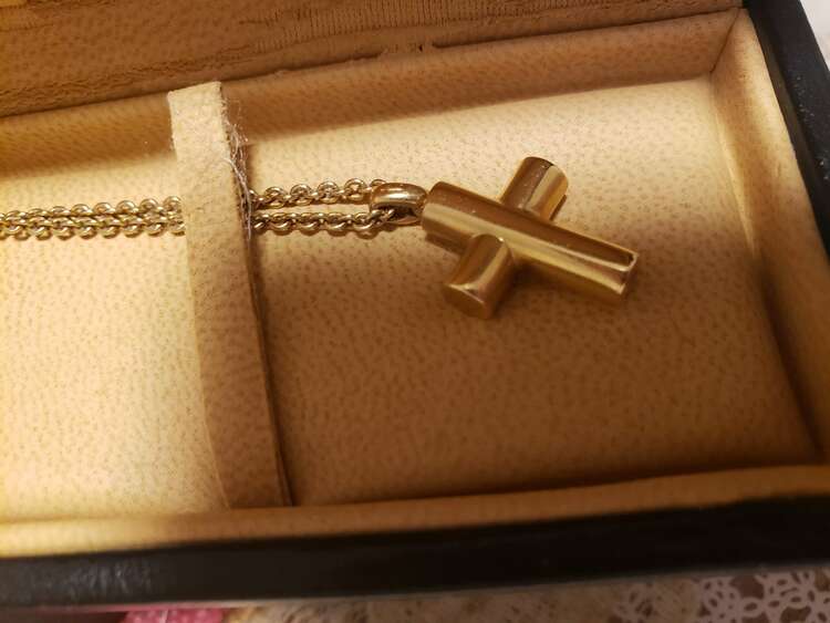 ブルガリ その他 クロスネックレス、ゴールド（高級時計）の商品画像 - 査定依頼日：2025年4月11日 - 最高査定価格：150,000円