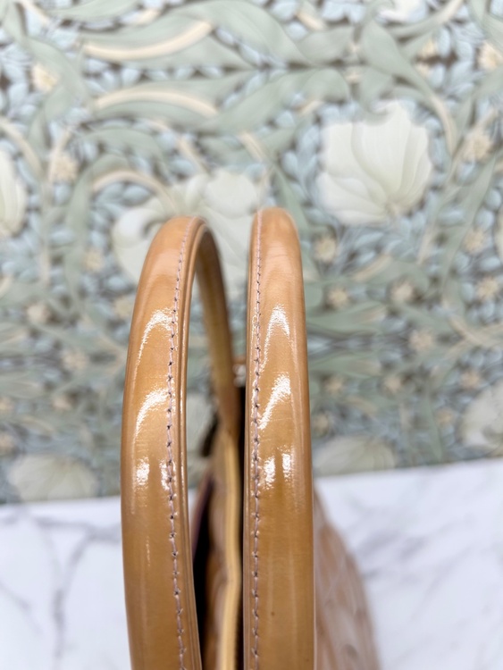 発覚トート（ブランドバッグ）の商品画像 - 査定依頼日：2026年2月21日 - 最高査定価格：70,000円