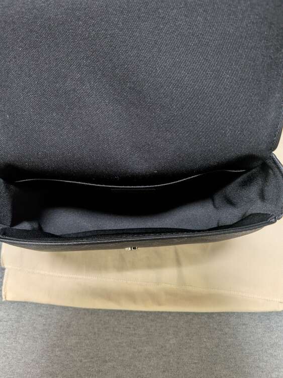 モノグラム エクリプス アルファ ウエアラブルウォレット（ブランドバッグ）の商品画像 - 査定依頼日：2025年4月25日 - 最高査定価格：260,000円