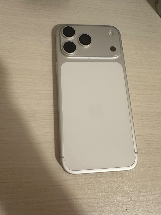 iPhone 17pro max（スマホ）の商品画像 - 査定依頼日：2026年7月5日 - 最高査定価格：168,000円