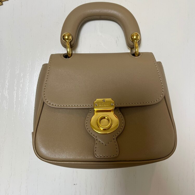 Burberry ハンドバッグ DK88 バーバリー（ブランドバッグ）の商品画像 - 査定依頼日：2025年3月7日 - 最高査定価格：20,000円